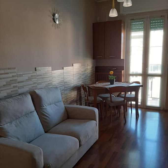 Mice Ottima Soluzione Per Il Centro E La Svizzera Appartement Como Buitenkant foto