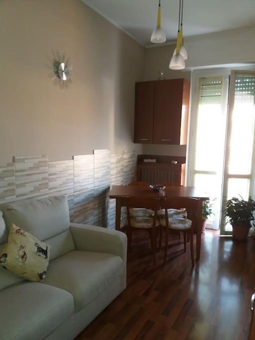 Mice Ottima Soluzione Per Il Centro E La Svizzera Appartement Como Buitenkant foto